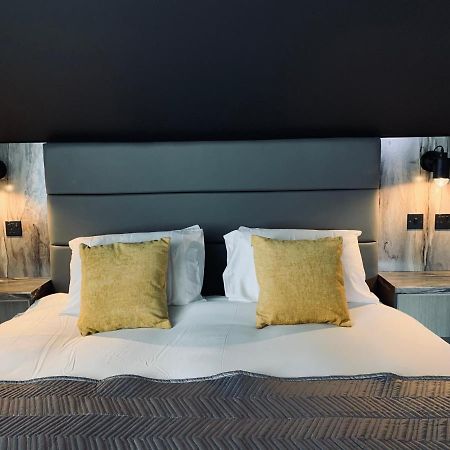 Breeze Suites - Luxury Group Accom - Sleeps 19 Blackpool Extérieur photo