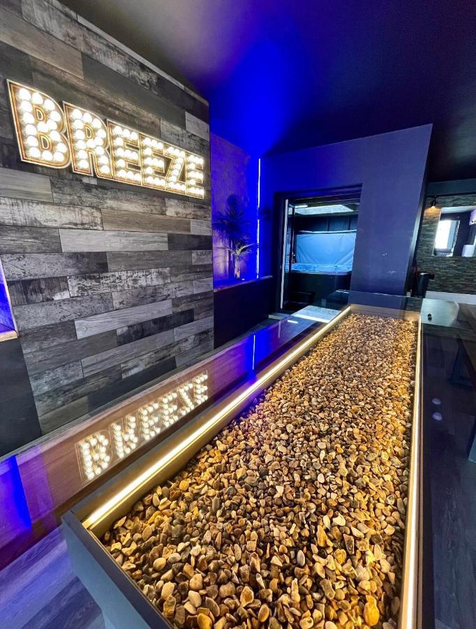 Breeze Suites - Luxury Group Accom - Sleeps 19 Blackpool Extérieur photo